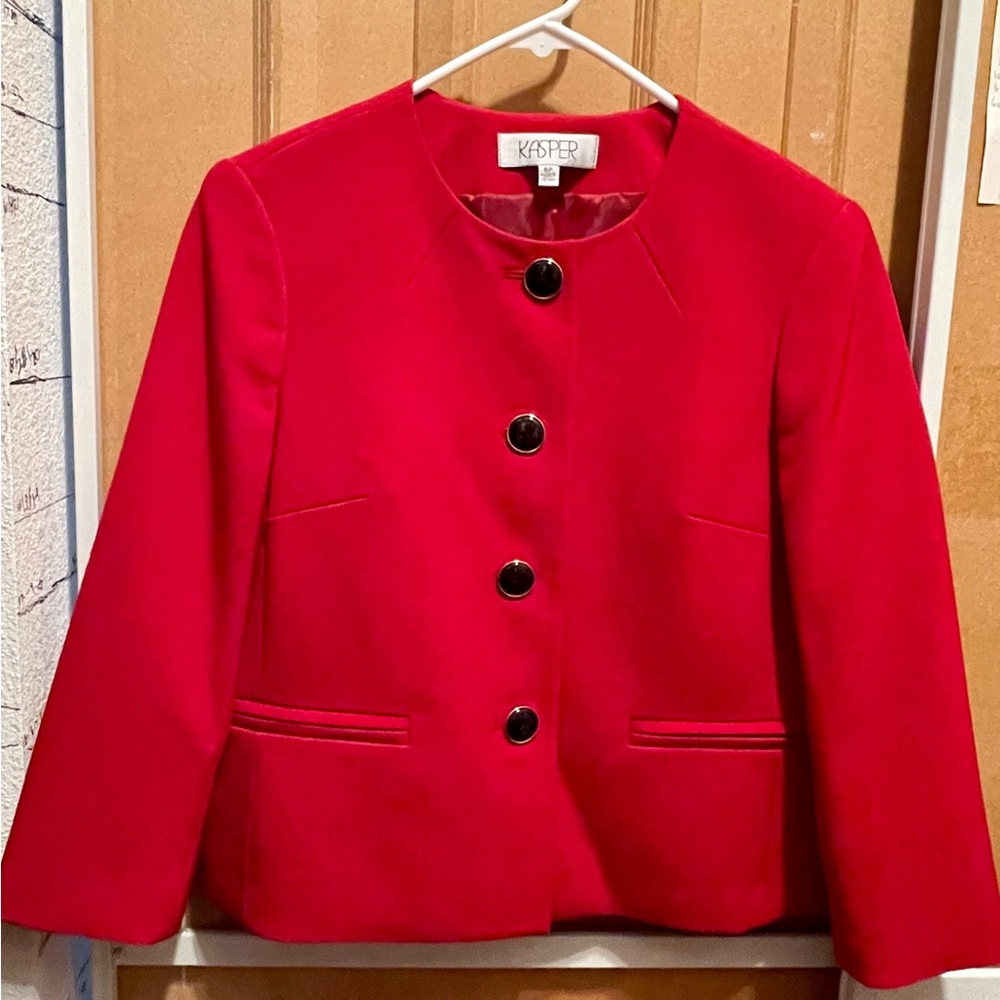 Kasper blazer 6P bought it new just removed tag to wash but never wore yet